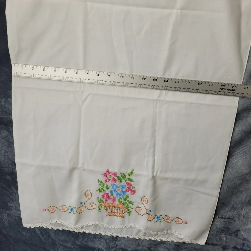Vintage White‎ Embroidered Pillowcase Floral Scalloped Edging